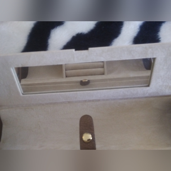 Tubular Travel Jewelry Case - Picture 4 of 4